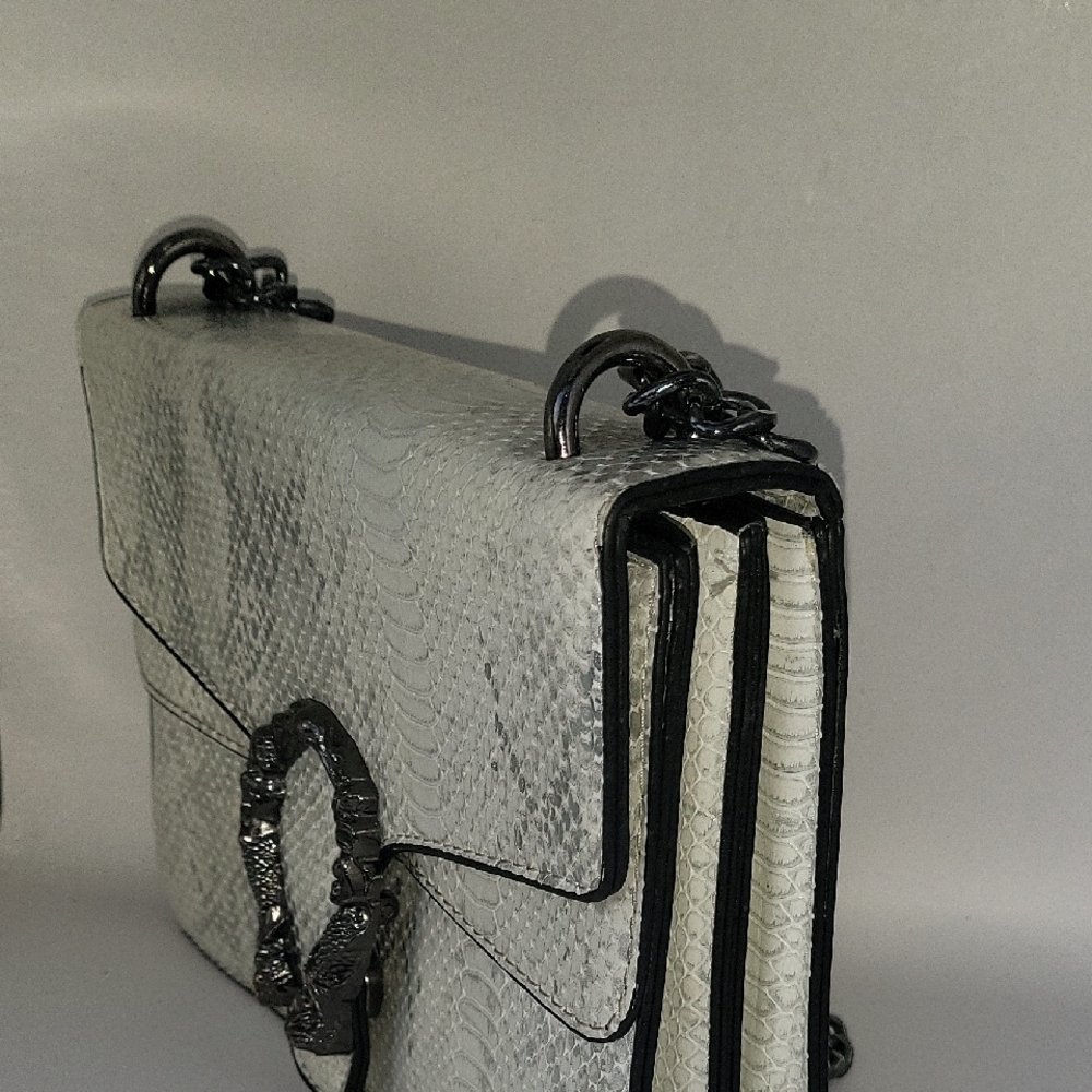 Snake Print Silver & White Chain Strap   Bag - Picture 3 of 10